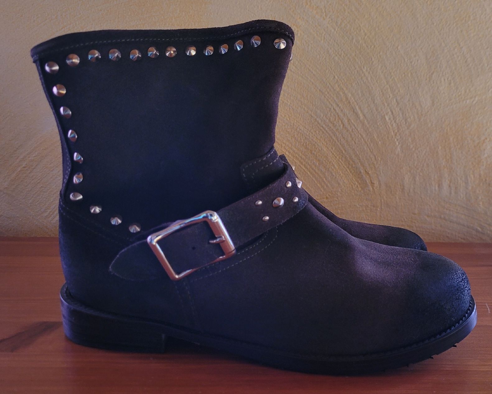Scarpe da donna: *** Coole Nieten Stiefeletten *** – Nuovo (secondo la descrizione) da Bannwil venduto da Turtle10 1