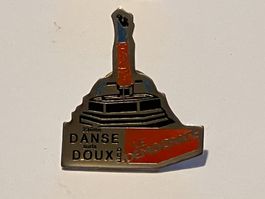 1 Pin Le Democrate