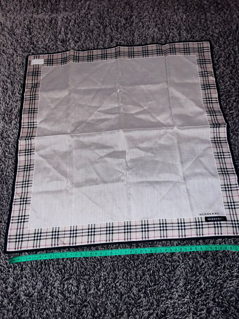 Burberry Foulard & Sciarpe: Burberry Baumwolltuch Nova Check 50x50 – Nuovo (secondo la descrizione) da Winterthur venduto da Dejv 4