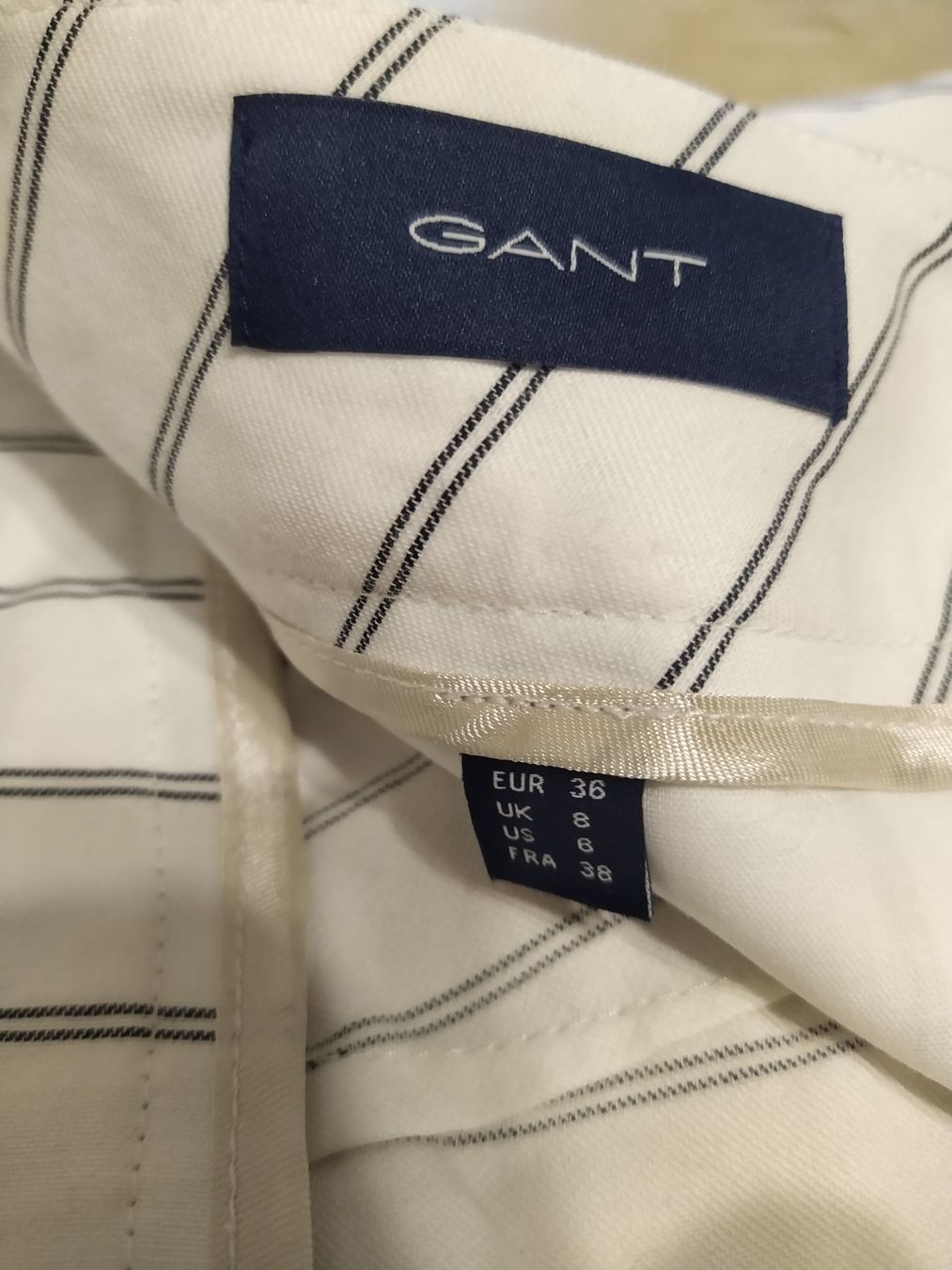 Gant Pantaloni: GANT pantaloni a righe blu - NUOVI – Nuovo e nell'imballaggio originale da Figino venduto da Palotta 2
