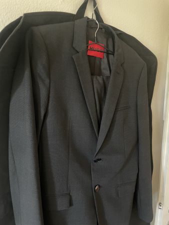 Herren Anzug Hugo Boss dunkelgrau Grösse 44