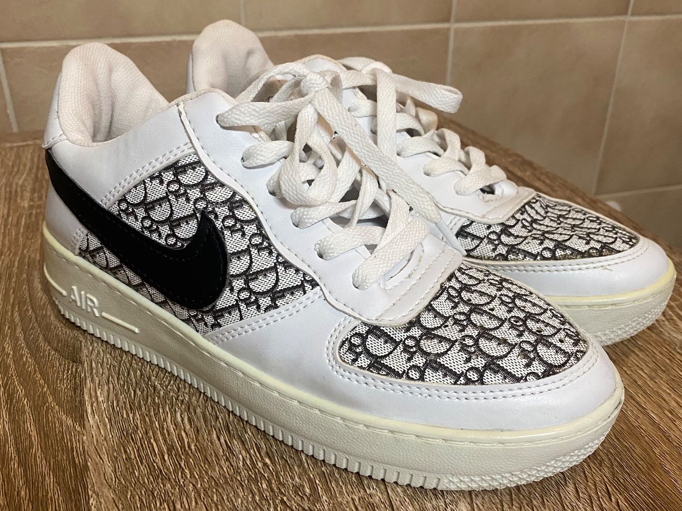 Nike Damenschuhe: Nike Air Force 1 Grösse 38, Top Zustand – Gebraucht aus Dietikon von Enio1