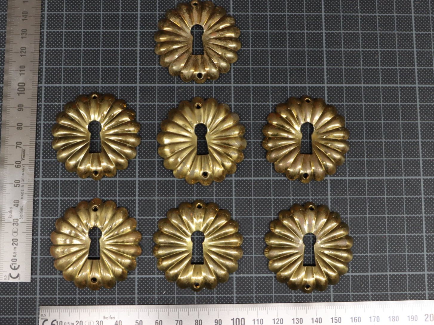 Ferramenta: Schlüsselschild / Rosette – Usato da Emmetten venduto da Super008