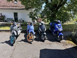 4 scooter yamaha Aerox/ Piaggio zip / 2 honda 