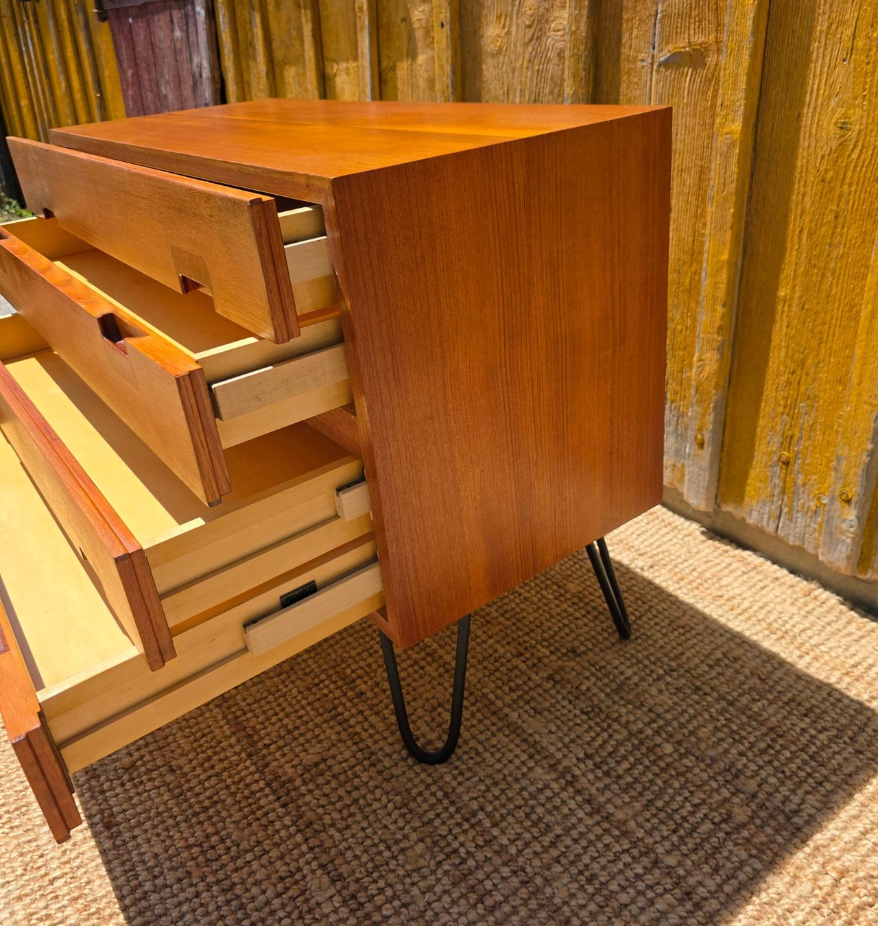 Cassettiere: Mid Century Teak  Sideboard Swiss Form – Usato da Haslen AI venduto da Vintagelix 2