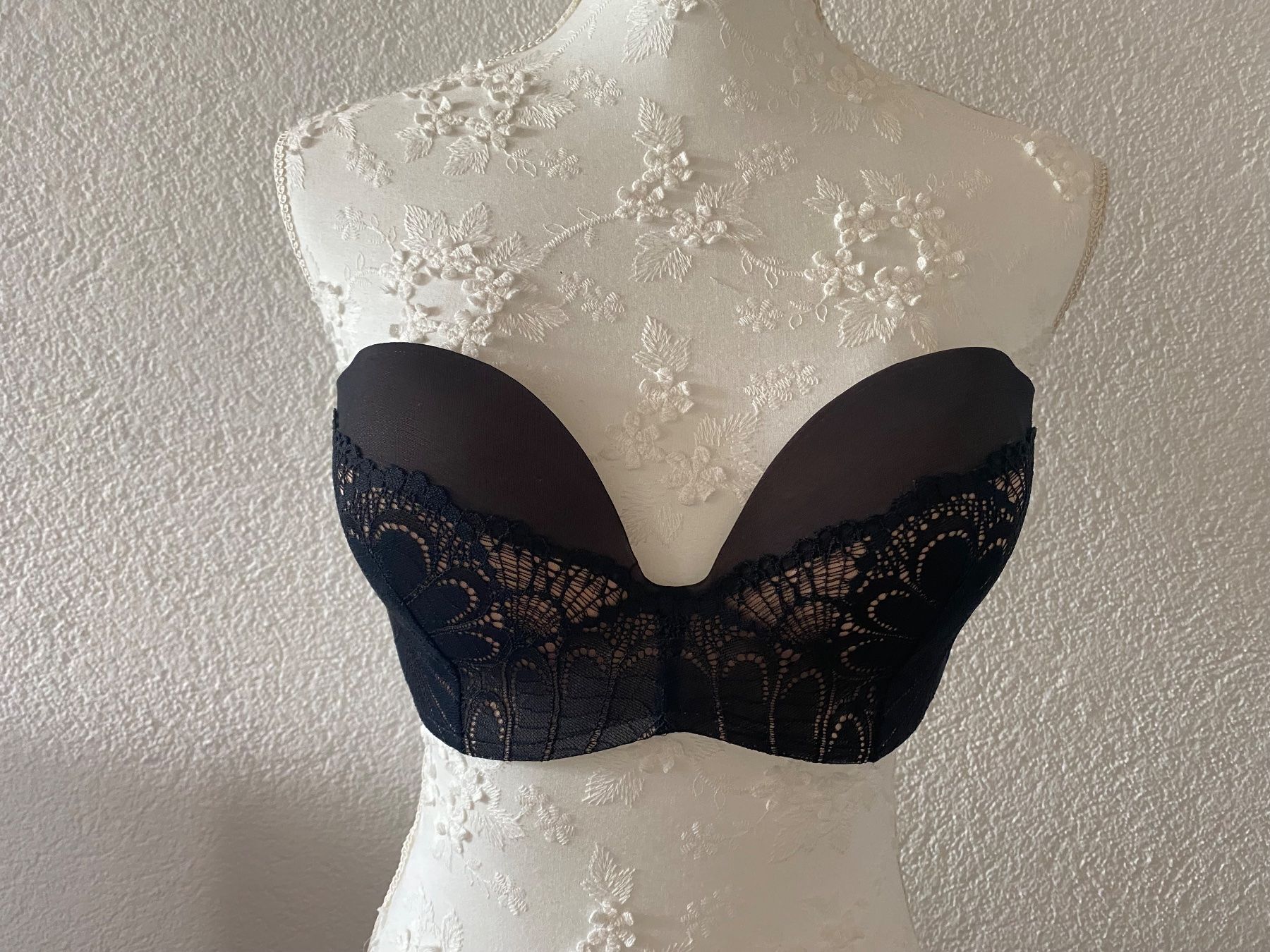 Sonstige Unterwäsche: Wonderbra trägerlos – Neu (gemäss Beschreibung) aus Haag (Rheintal) von 2026Top