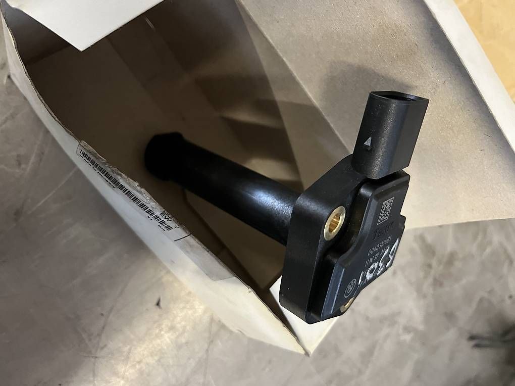 Tutti pezzi di ricambio auto: SENSOR, MOTORÖLSTAND BMW 12617607910 – Usato da Luzern venduto da GGogo