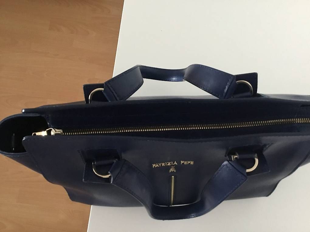 Taschen für Damen: Leder Tasche Patrizia Pepe – Gebraucht aus Zürich von Brati 2