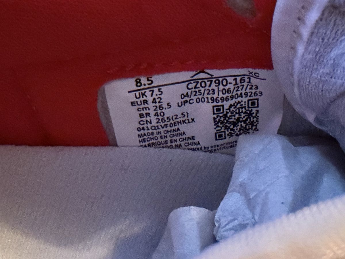 Nike Chaussures hommes: Nike Air Jordan 1 Retro Low OG – Neuf avec emballage d'origine à Schöftland par 160grams 3