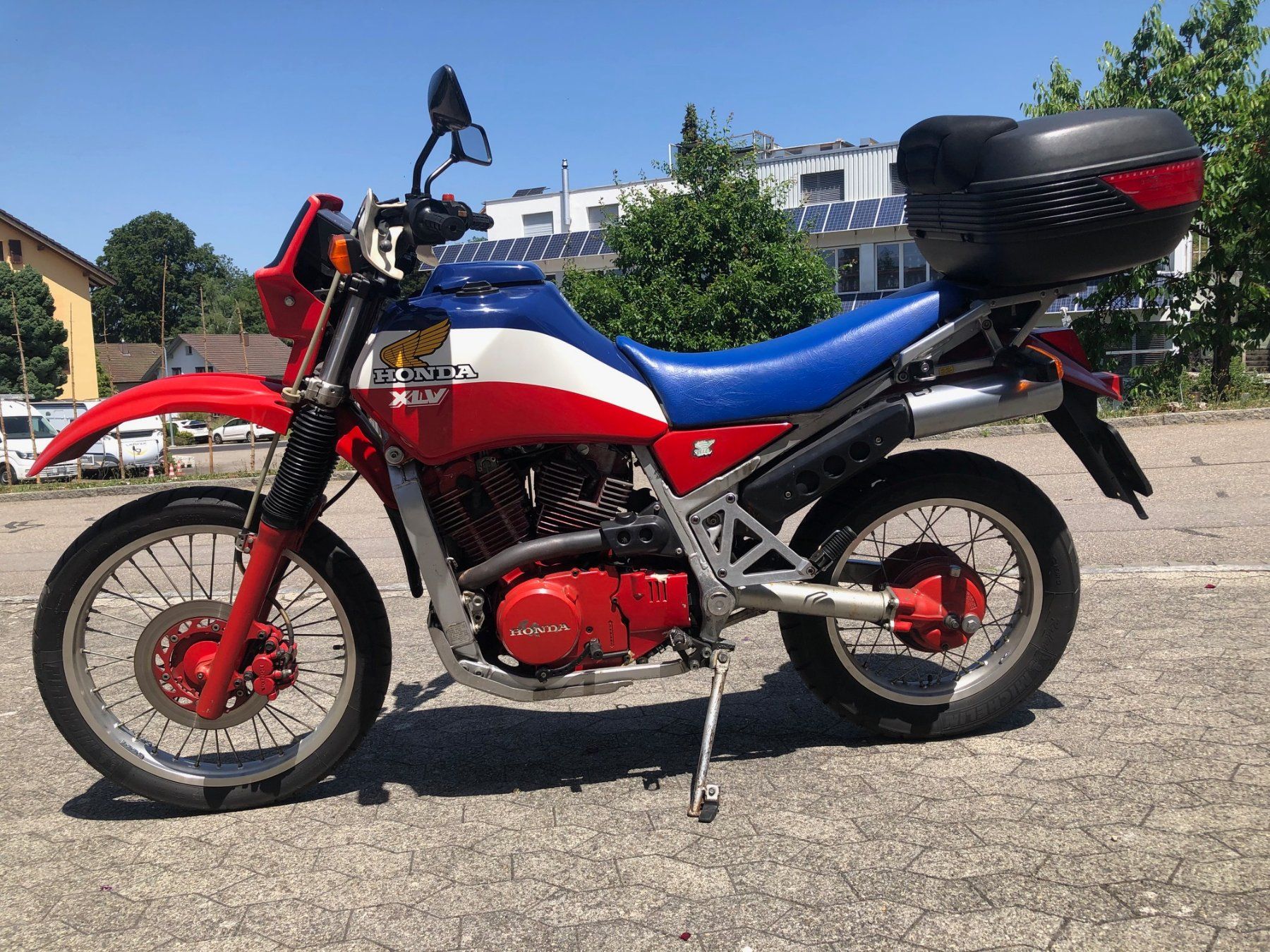 Honda Enduro: Motorrad Honda XLV 750 R – Usato da Huttwil venduto da Ortiporio123