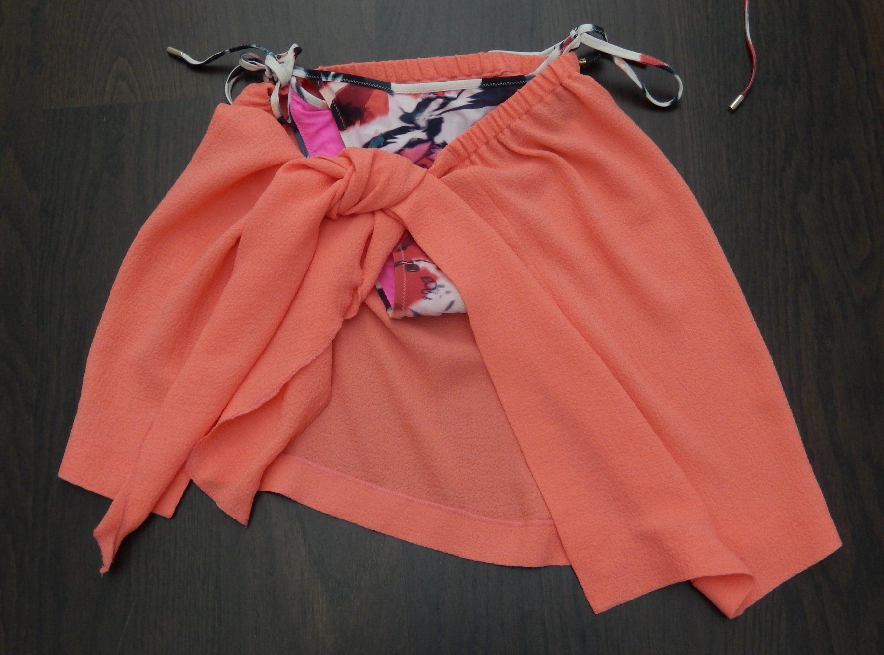 Costumi da bagno & Bikini: Orig. Pareo aus Stretch Krepp – Usato da Tuggen venduto da vivira 6