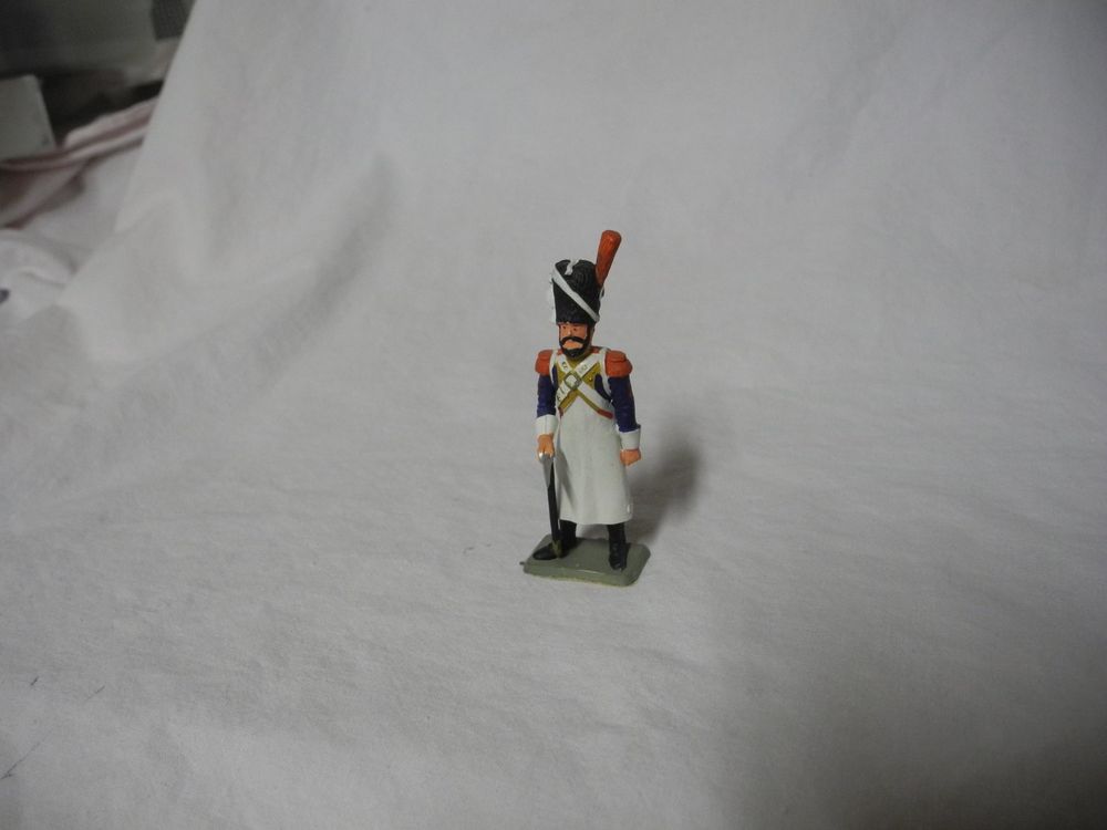 Lot 12 Figurines STARLUX 35mm - militaires armée