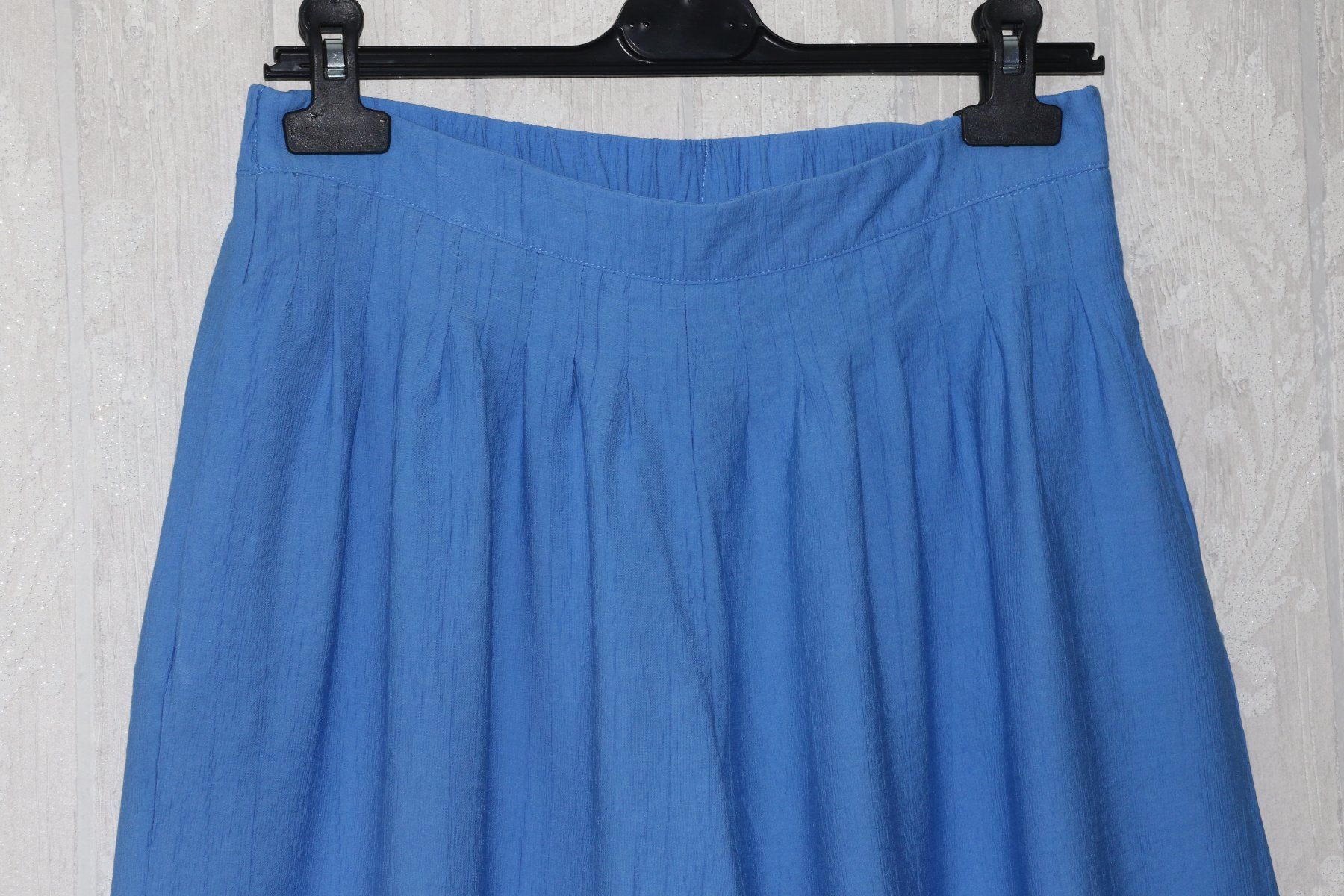 Pantaloni: Mega stylische leichte Hose Gr.M – Nuovo (secondo la descrizione) da Oberwil-Lieli venduto da Svetlana28 3