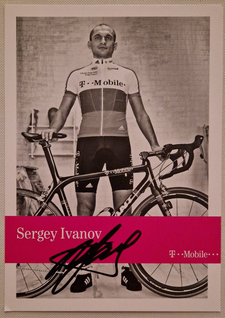 Autografi: Sergey Ivanov original signierte Autogrammkarte – Usato da Menziken venduto da Autogramme