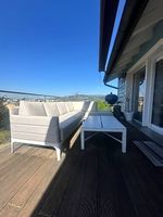 Mobilier de jardin : canapé extérieur et sa table basse 