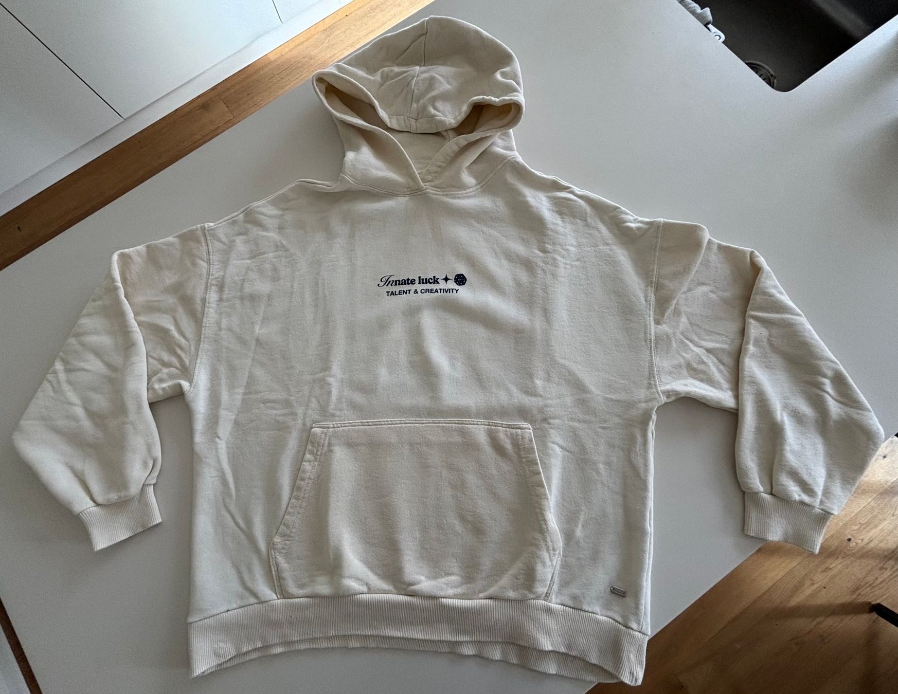 Pull&Bear Maglioni & Felpe: PULL&Bear Hoody-Sweatshirt, Grösse M – Usato da Rain venduto da ali_t2vz