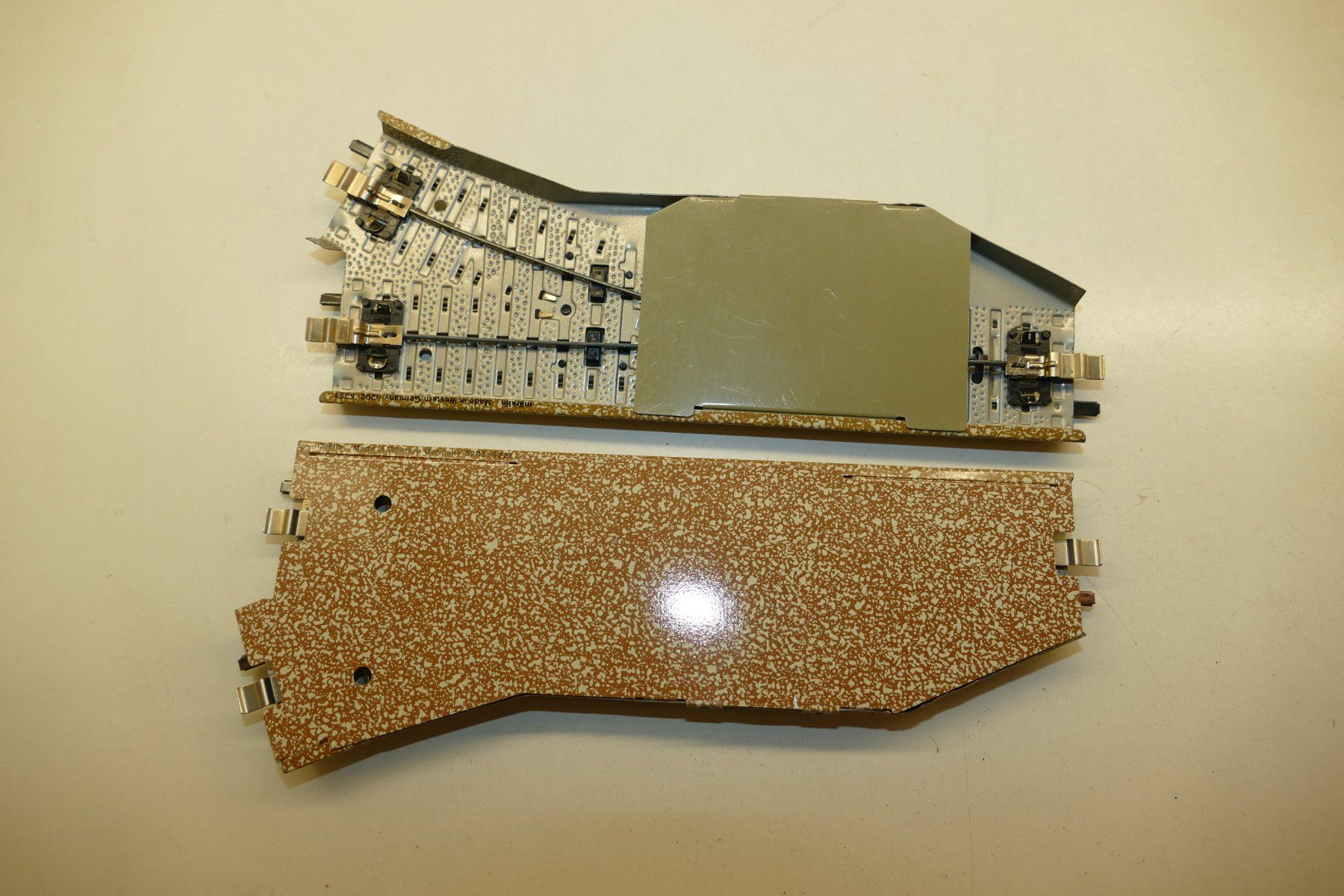 Märklin Modellini di ferrovie: Märklin H0: M-Gleis Handweichenpaar 3 – Usato da Niederhasli venduto da rail-duerst 2