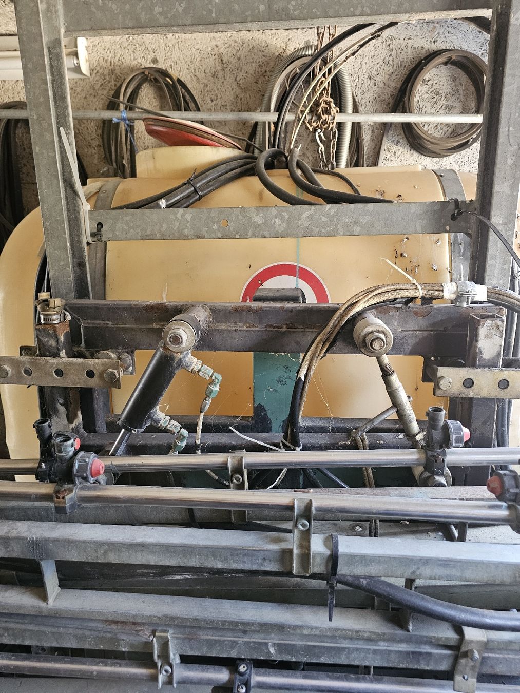Tutte le macchine: Feldspritze – Usato da Rüttenen venduto da Max.r1 3