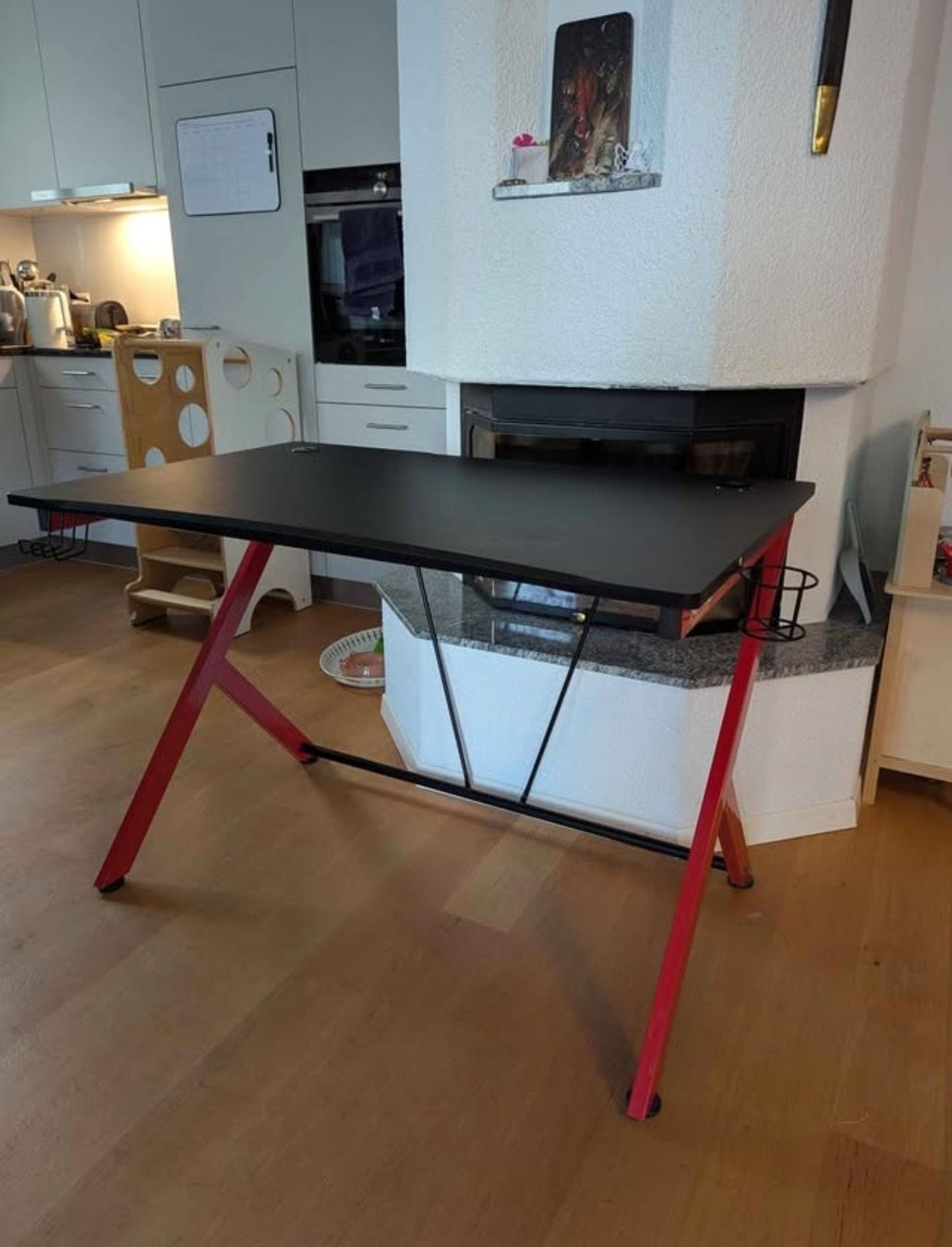 Schreibtische: Nitro Concepts D12 Gaming Desk Black Red 116cm – Gebraucht aus Wolfhausen von Alxtron 1