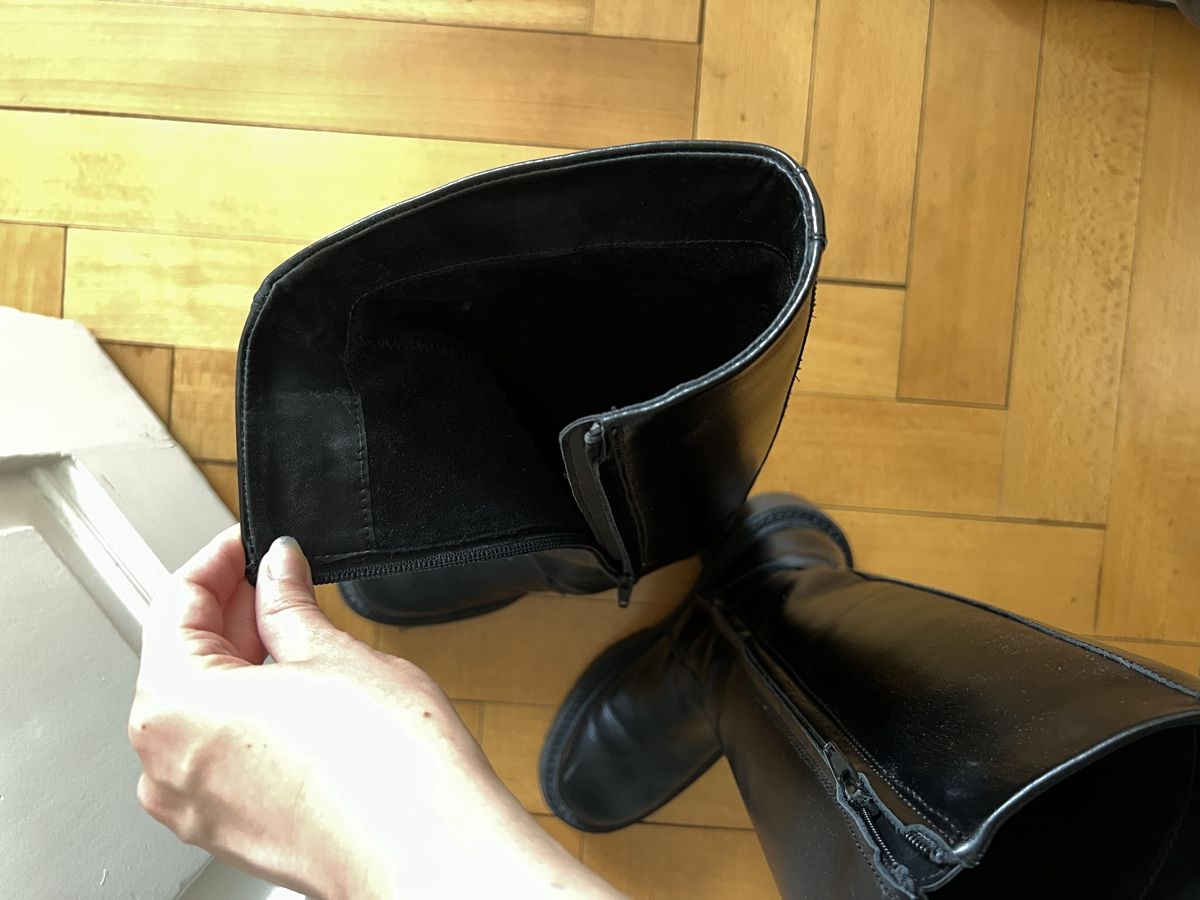Zara Scarpe da donna: Kniehohe Lederstiefel mit Profil – Usato da Luzern venduto da Soeuv 7