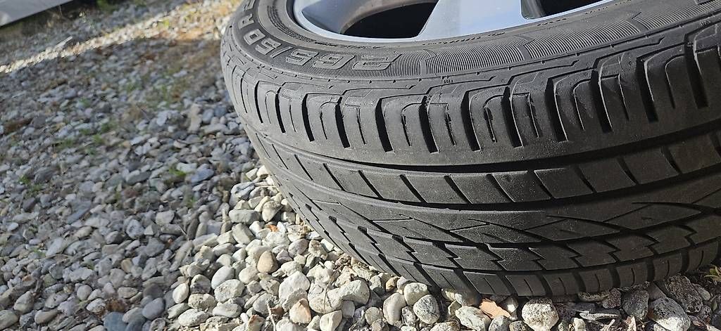 Continental Pneumatici & Ruote complete: A vendre 4 roues complètes 265/50R20 – Usato da Vercorin venduto da zickme 1