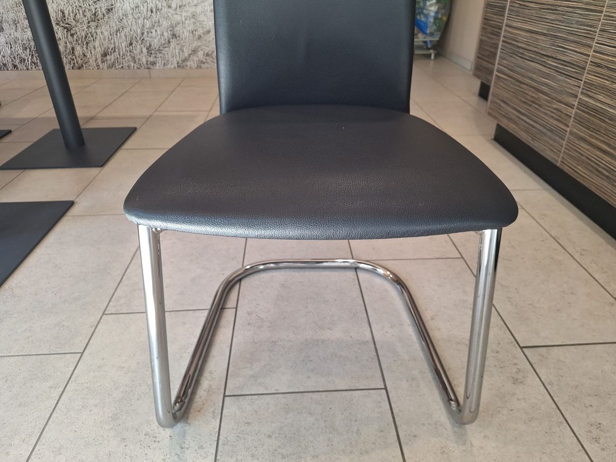 Sedie: Bequeme freischwinger Stühle im 4er Set – Usato da Luzern venduto da AK64