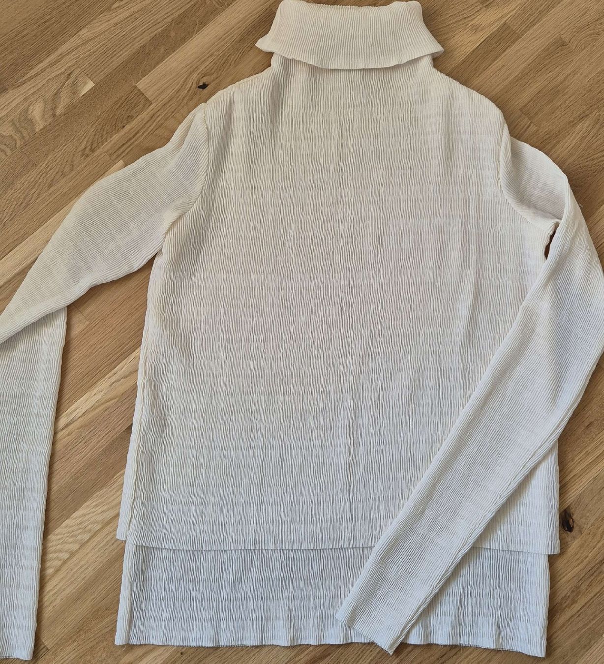 H&M Maglioni & Felpe: Pull plissé blanc crème, taille 36 – Nuovo (secondo la descrizione) da Neuchâtel venduto da Cor4