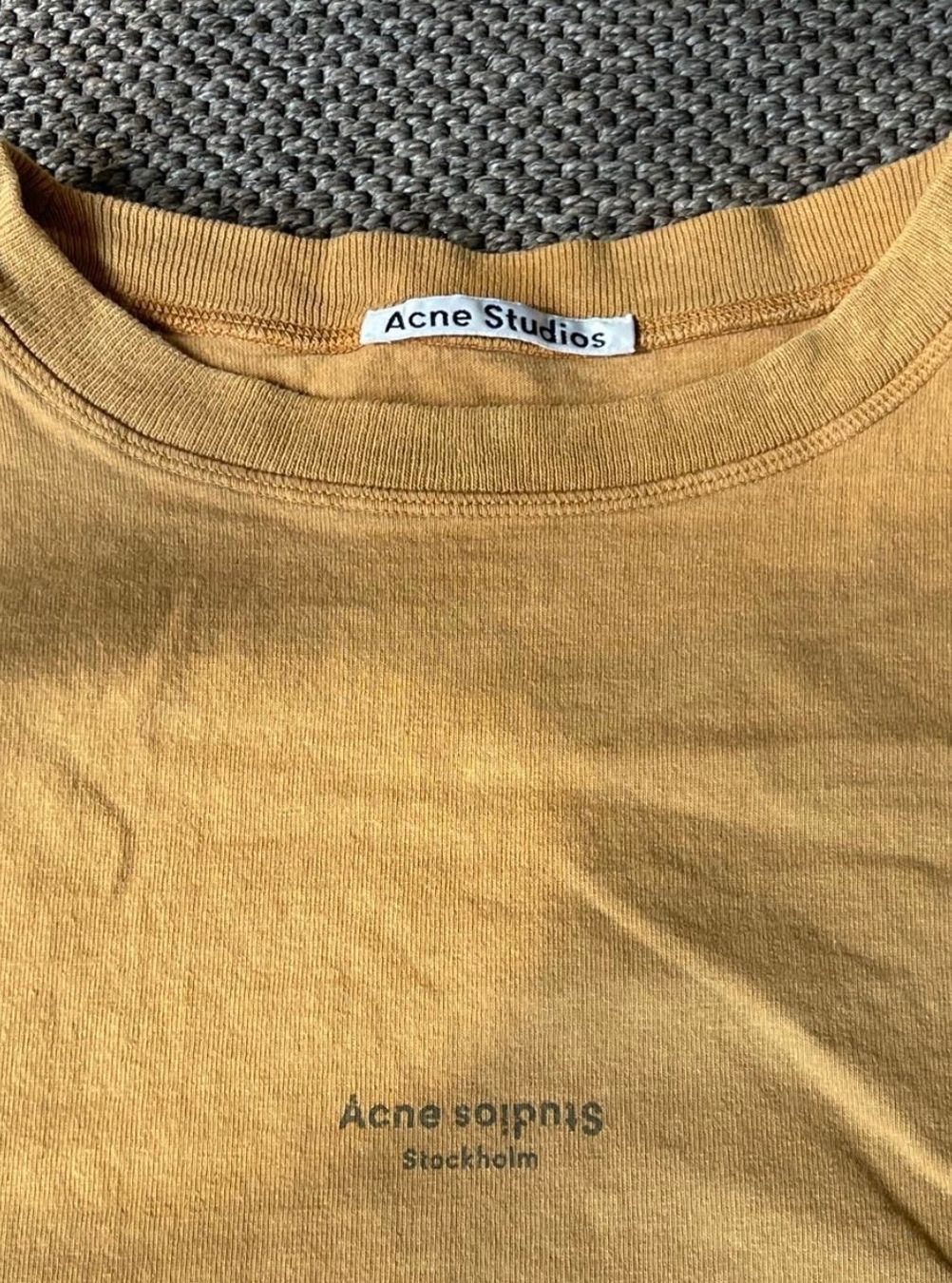 Acne Studios T-shirts: Acne Studios, T-Shirt taille M – D'occasion à Zürich par liv125 1