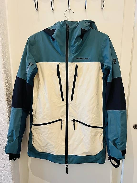 Jacken: Ensemble de ski Peak Performance Vertical Gore-Tex Pro – Neu und originalverpackt aus Neuchâtel von Chl0eee_2016