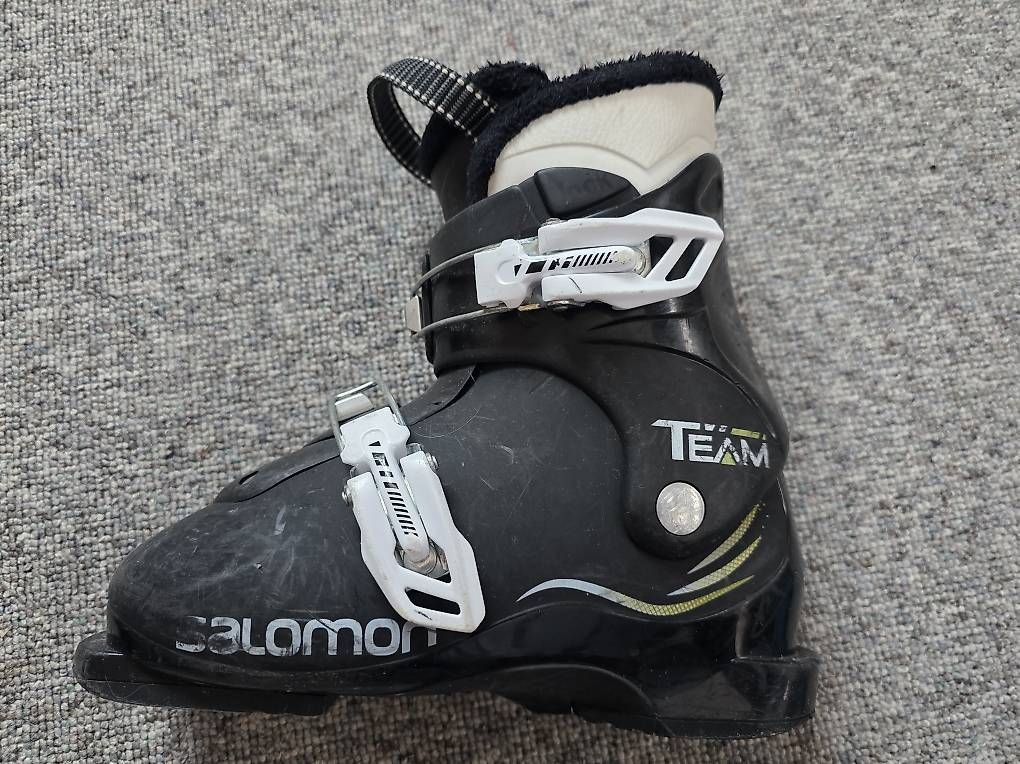 Scarpe per ragazzi: Skischuhe salamon, 259mm, ca Grösse 25 – Usato da Tägerwilen venduto da pre_tpc6