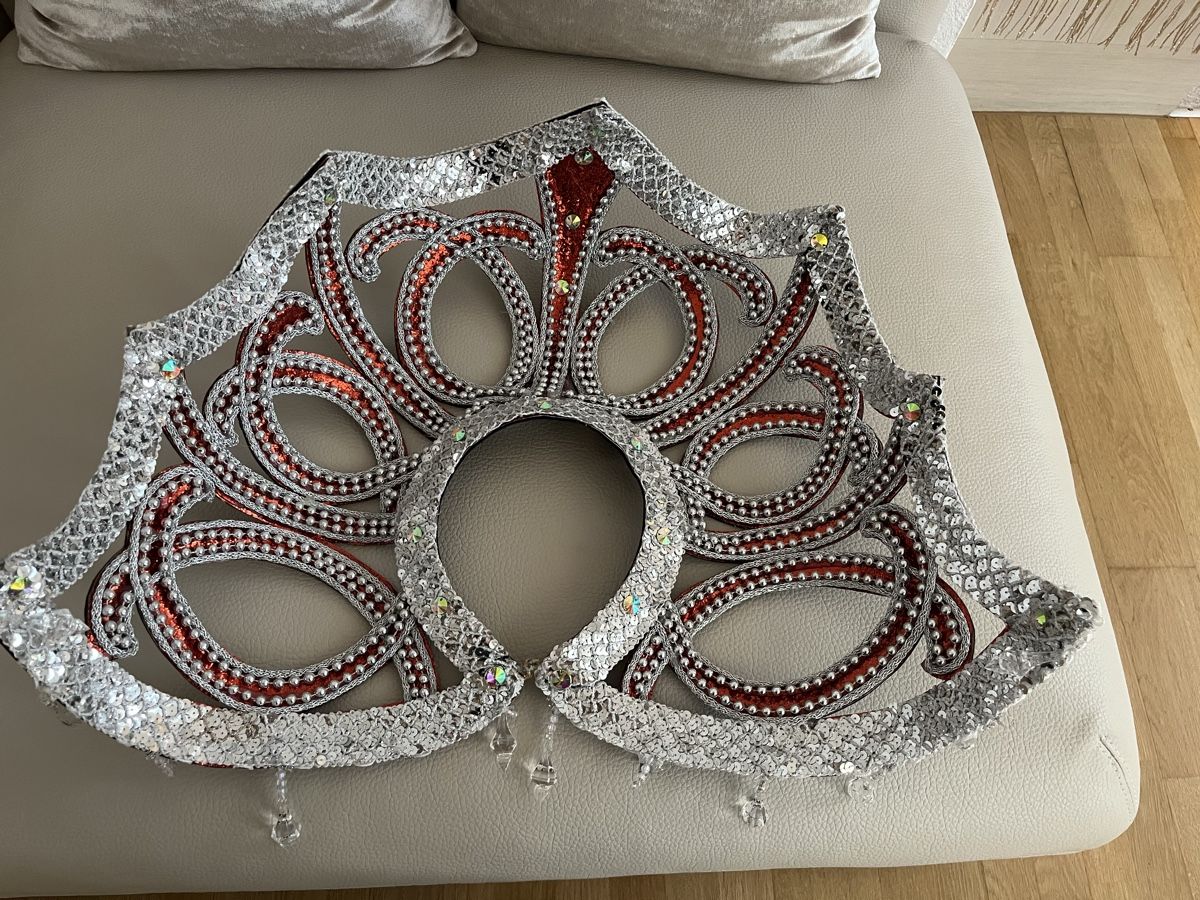 Costumi: Kostümschmuck – Nuovo (secondo la descrizione) da Bern venduto da Snowtartine 2