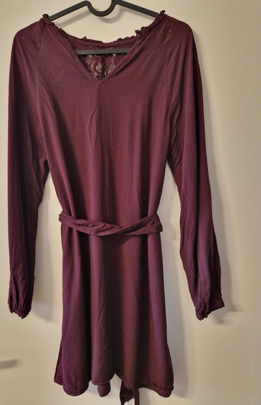 Vila Vestiti: Dunkelrotes Kleid mit Spitze, Grösse 34 – Usato da Zürich venduto da SunFlower_14 1