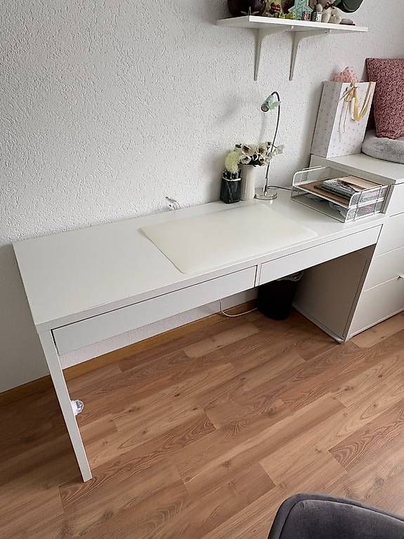 Ikea Scrivanie: Bureau – Usato da Cortébert venduto da elisa_gerber 1