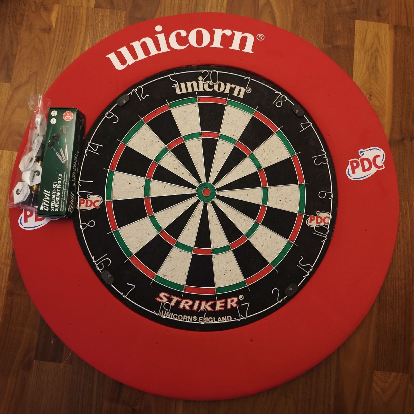 Freccette: Dartscheibe Unicorn Striker & Surround mit Steeldart-Set – Usato da Volketswil venduto da 2plex
