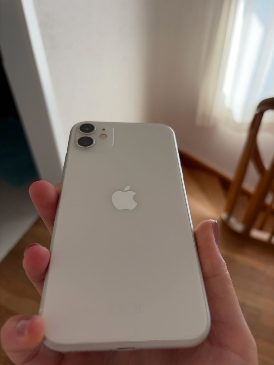Apple Portables: Iphone 11 – D'occasion à Wettingen par enhuufeguggus 3