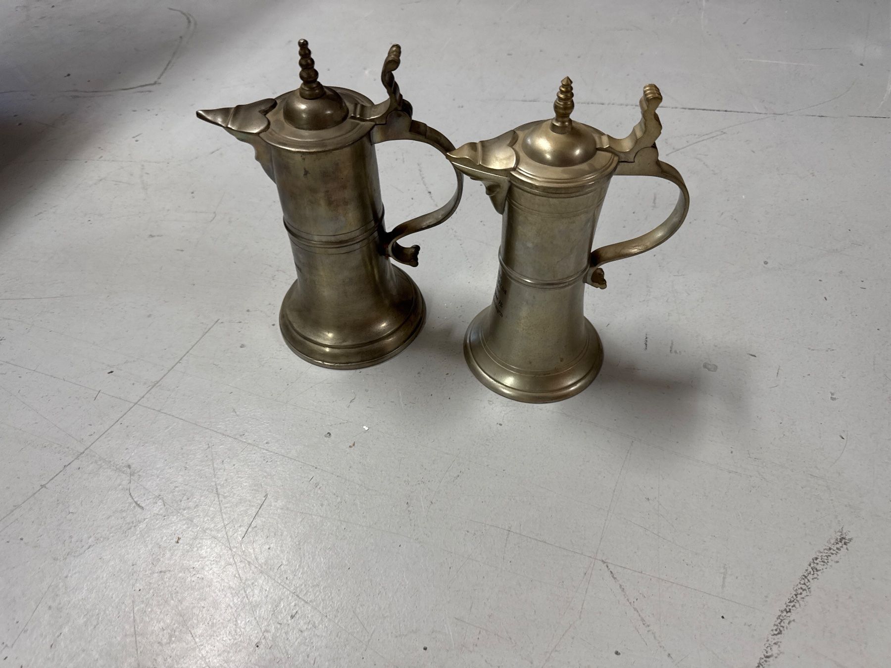 Caraffe: 2 Zinnkruge – Usato da Dietlikon venduto da HighspeedUmzug