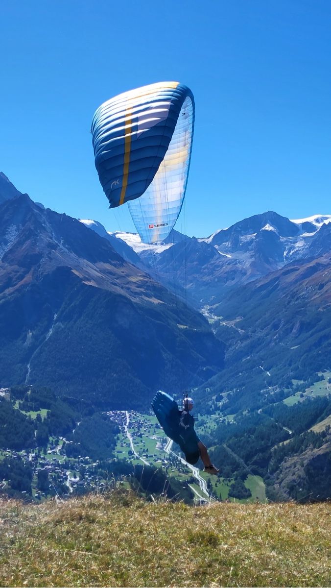 Niviuk Sport dell'aria & Aquiloni: Niviuk hook 6P 24 – Usato da La Roche FR venduto da kev_kqg5 1