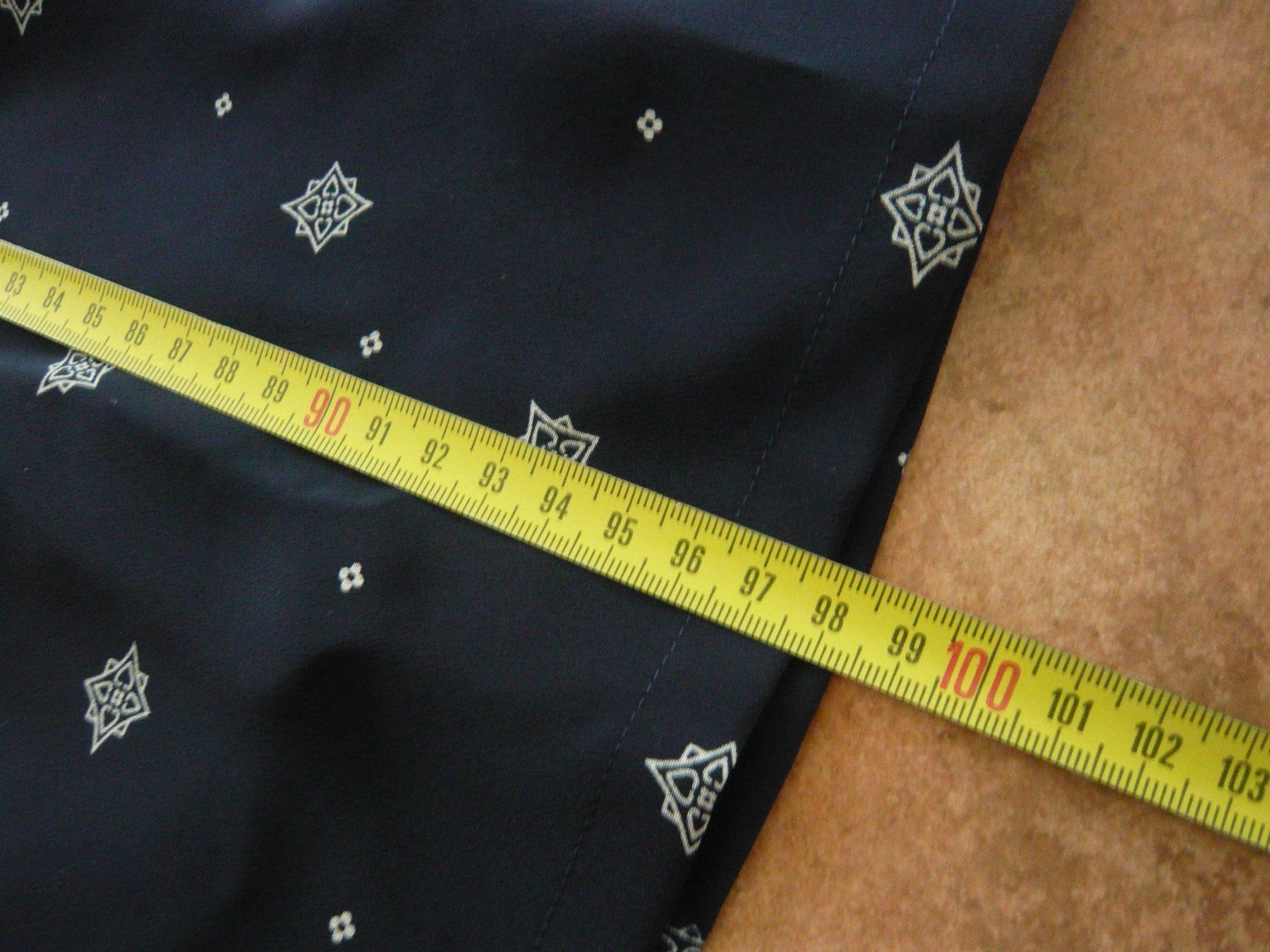 Vestiti: Kleid Gr 46-48 / L – Usato da Ruggell venduto da Btt 4