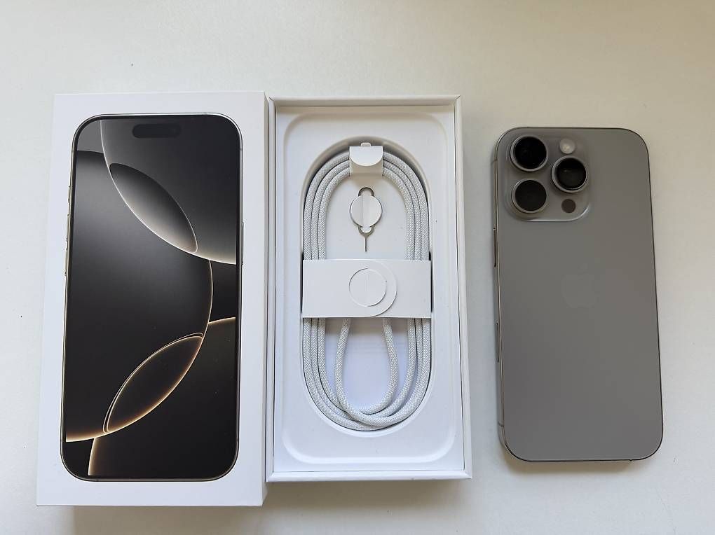 Apple Telefoni cellulari / Smartphones: iPhone 16 Pro 128gb avec Apple care – Usato da Meyrin venduto da 12m_7569