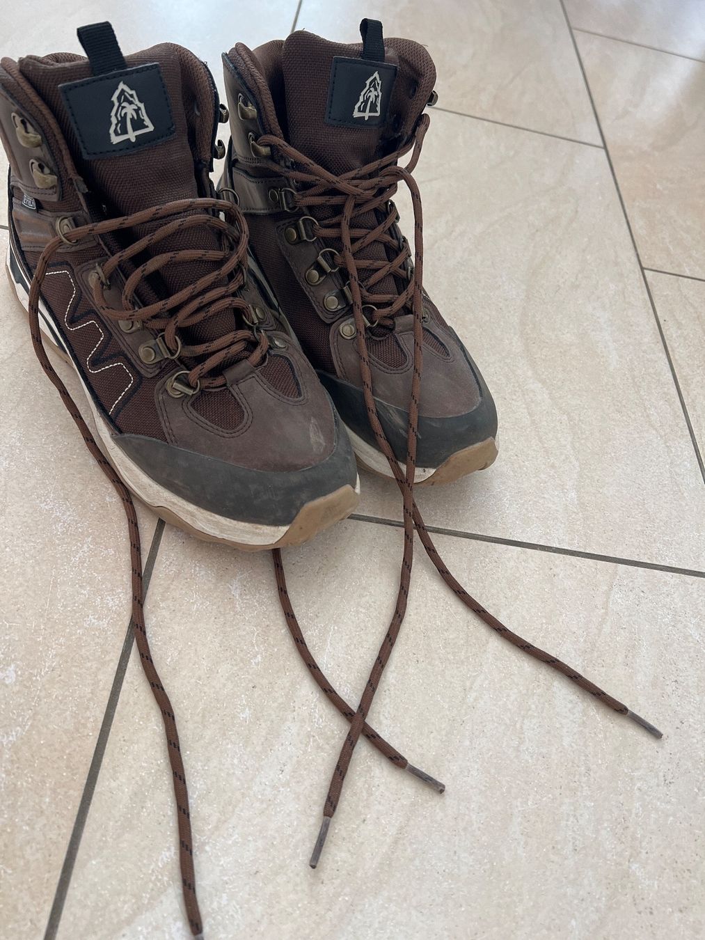 Scarpe da uomo: Wanderschuhe – Usato da Volketswil venduto da markiza01 1