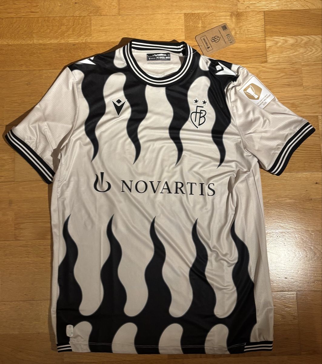 Canottiere & Pantaloni: Fc Basel Adjetey Trikot 2024 – Nuovo (secondo la descrizione) da Basel venduto da kleinerprinz