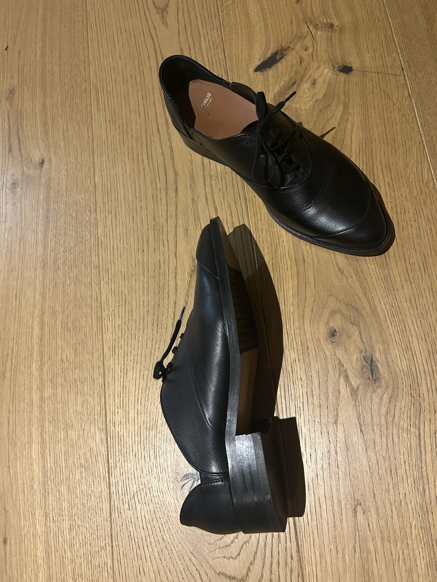 Scarpe da donna: Standout classic Royal Republiq shoe – Usato da Allenwinden venduto da ErRaf 2