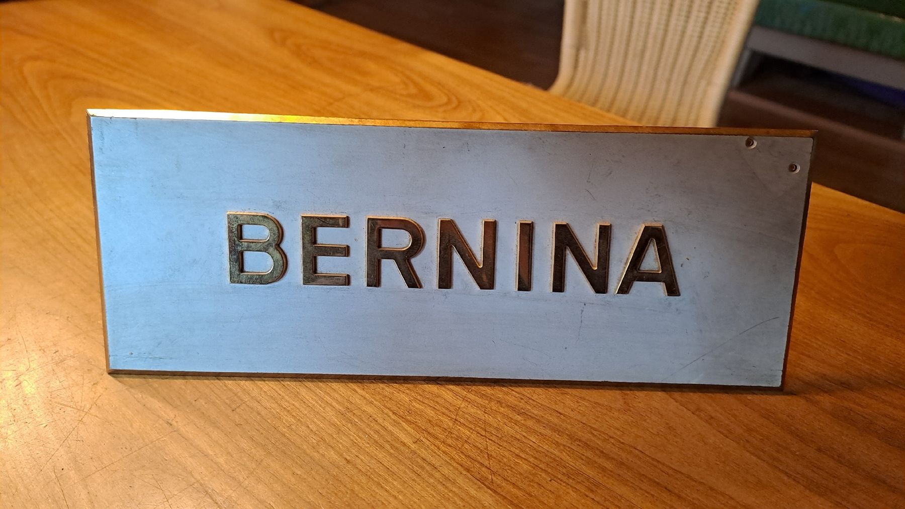 Insegne: SCHÖNES BERNINA SCHILD MESSING – Usato da schönholzerswilen venduto da Vistapoint