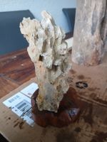 Dekorative Kalkstein-Skulptur auf Holzsockel, Unikat!