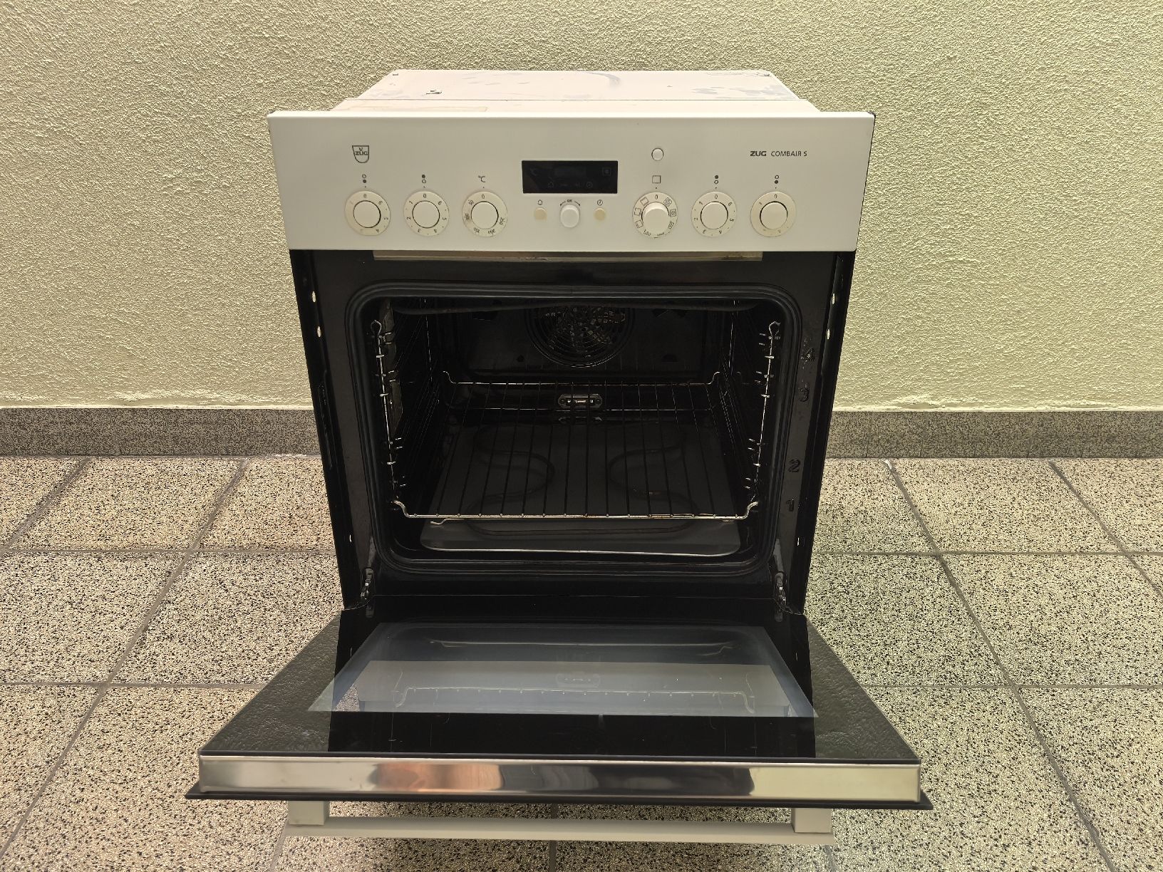 V-Zug Backöfen: Backofen V Zug Combair S – Defekt aus Bad Ragaz von pizol22 1