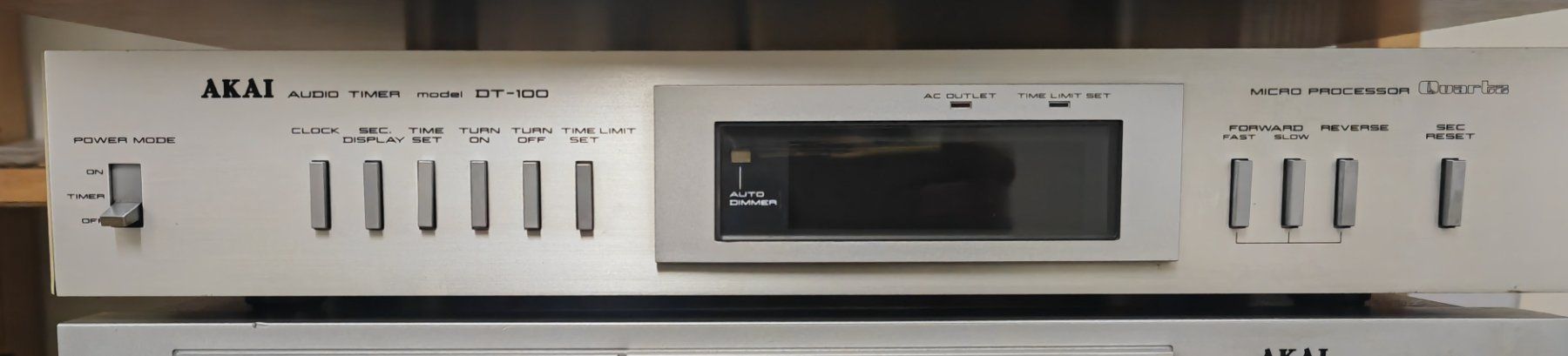 Akai Egaliseurs: AKAI Audio Timer model DT-100 – D'occasion à Arlesheim par orl_9fyx
