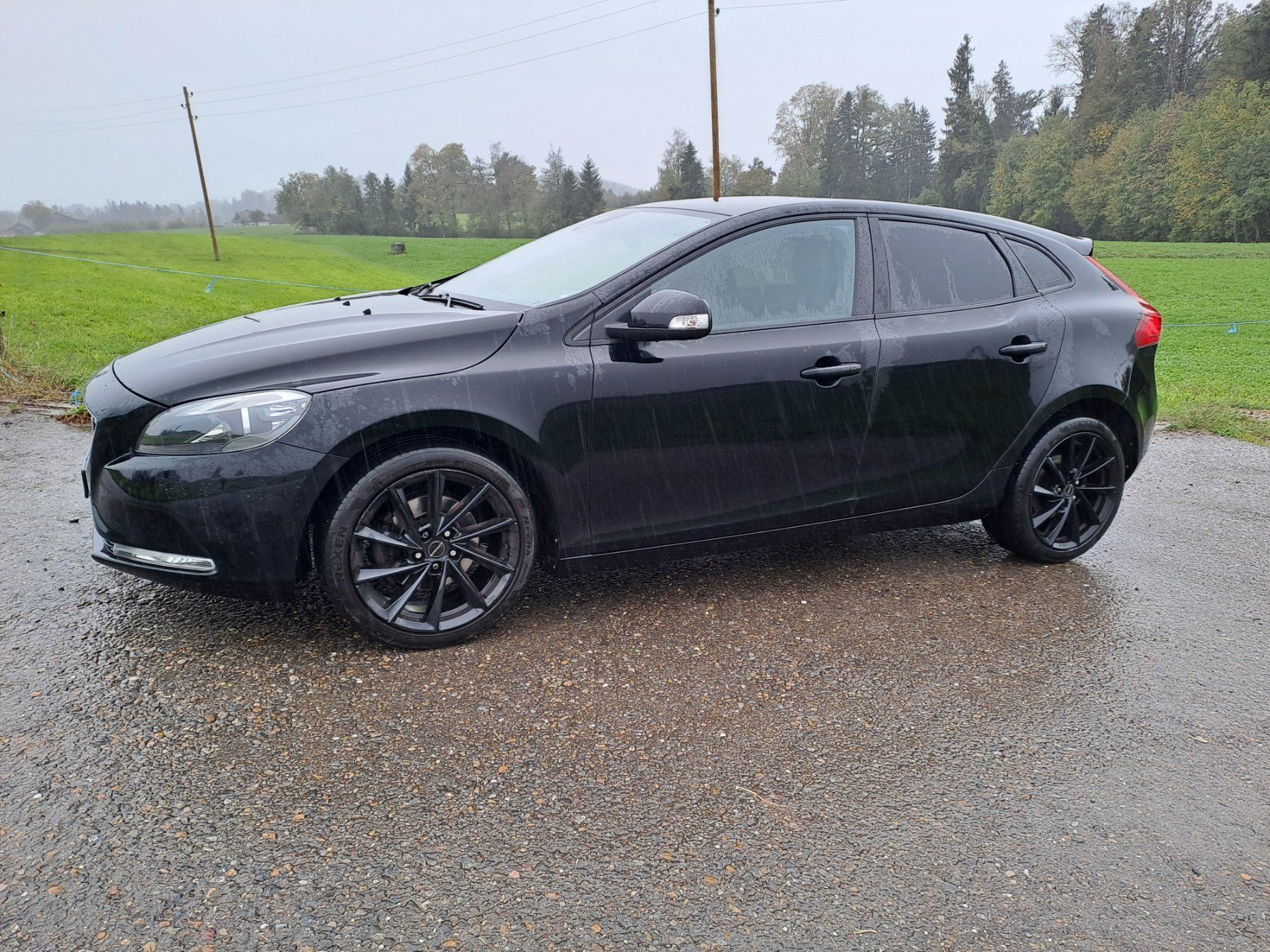 Volvo Automobili: Volvo V40 T4 R-Design – Usato da Stein AR venduto da CHZE