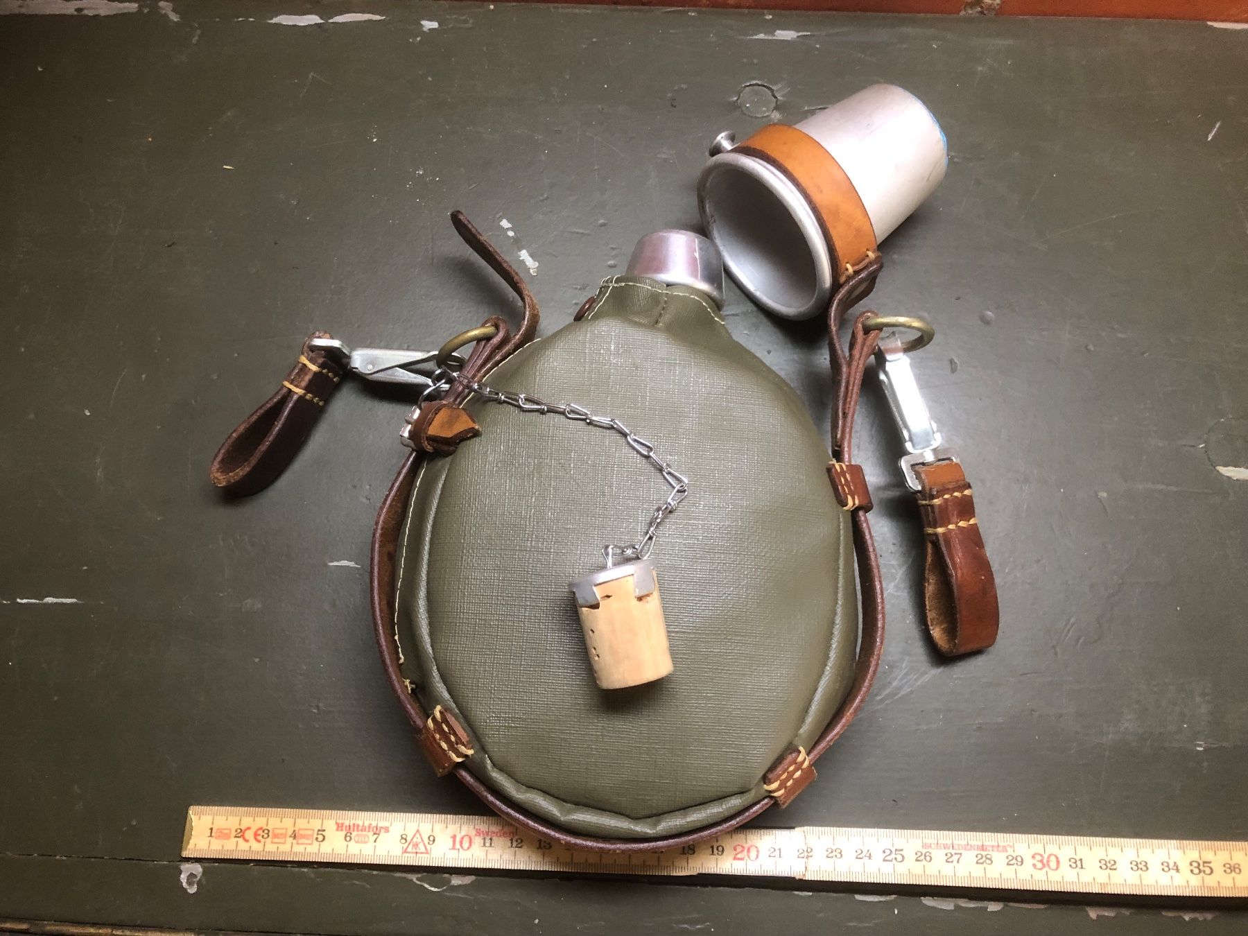 Schweizer Armee Bottiglie: Schweizer Armee Feldflasche Militär Wasserflasche Camping – Usato da Madiswil venduto da TEMISO 2