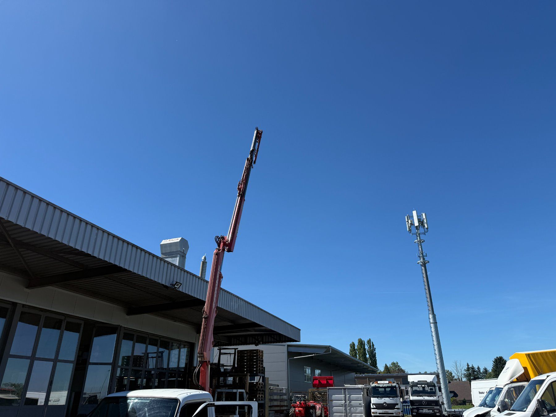 Mitsubishi Veicoli commerciali: Mitsubishi Canter mit Kran – Usato da Neukirch (Egnach) venduto da Hanag1 1