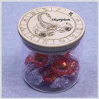 Sternzeichen "Skorpion" mit Ahornholz-deckel und Glas